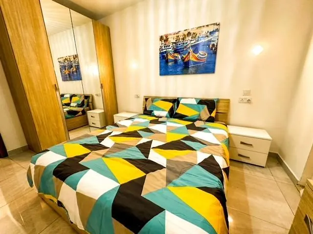 Sliema Jacuzzi Flat Apartment 0*,  Malta